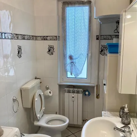 Апартаменты Casa Mara, Borgio Verezzi, 50 M Dal Mare In Pieno Centro Борджо-Верецци